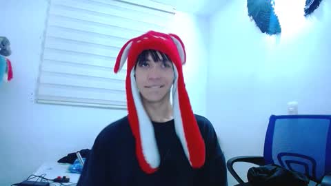 lucky_strickee online show from 10/14/25, 04:46