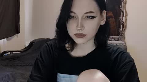 Snapshot of luckybastrad0677 chatting on 06/17/26, 03:35 luckybastrad0677 online show from 06/17/26, 03:35