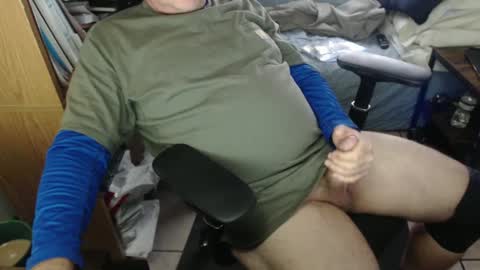 Snapshot of luckycharms9595 chatting on 01/08/25, 03:28 luckycharms9595 online show from 01/08/25, 03:28