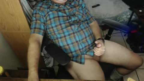 Snapshot of luckycharms9595 chatting on 02/08/25, 03:00 luckycharms9595 online show from 02/08/25, 03:00