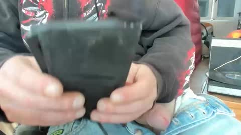 Snapshot of luckydrakex chatting on 12/21/25, 03:19 Lucky online show from 12/21/25, 03:19