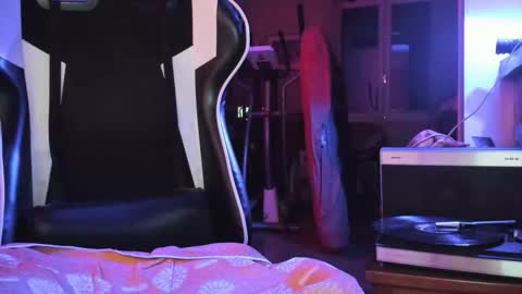 Snapshot of luckydrakex chatting on 02/18/26, 06:37 Lucky online show from 02/18/26, 06:37