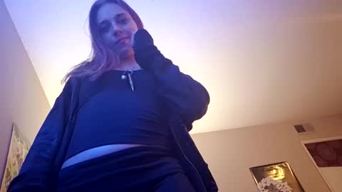 Snapshot of luckyducky02 chatting on 11/18/25, 09:03 Lucky online show from 11/18/25, 09:03