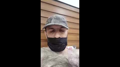 Snapshot of luckyfalcon2022 chatting on 04/24/26, 11:34 luckyfalcon2022 online show from 04/24/26, 11:34
