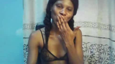 Snapshot of luckymadequeen chatting on 01/04/25, 06:09 Gloria online show from 01/04/25, 06:09