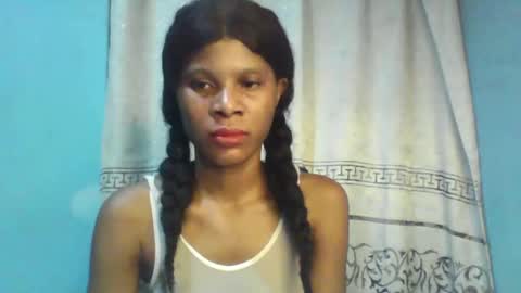 Snapshot of luckymadequeen chatting on 01/05/25, 10:50 Gloria online show from 01/05/25, 10:50