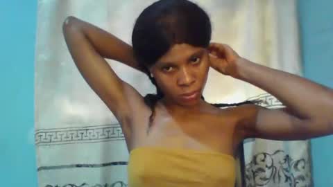 Snapshot of luckymadequeen chatting on 01/20/25, 11:35 Gloria online show from 01/20/25, 11:35