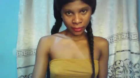 Snapshot of luckymadequeen chatting on 01/20/25, 08:07 Gloria online show from 01/20/25, 08:07