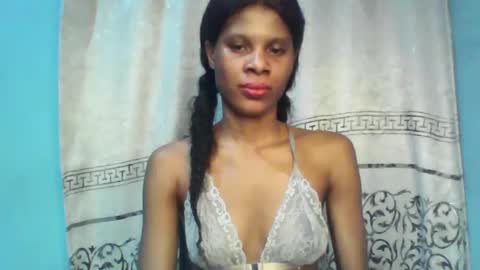 Snapshot of luckymadequeen chatting on 02/10/25, 10:30 Gloria online show from 02/10/25, 10:30