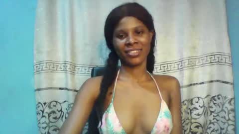 Snapshot of luckymadequeen chatting on 02/19/25, 11:25 Gloria online show from 02/19/25, 11:25