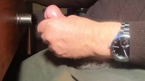 Snapshot of luckypirateboy chatting on 12/14/24, 12:55 BIG Daddy cock. Tips make it harder online show from 12/14/24, 12:55