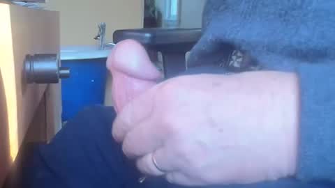 Snapshot of luckypirateboy chatting on 01/12/25, 08:14 BIG Daddy cock. Tips make it harder online show from 01/12/25, 08:14