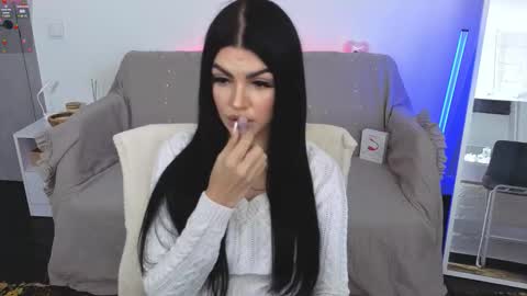 Monika online show from 09/30/25, 11:37