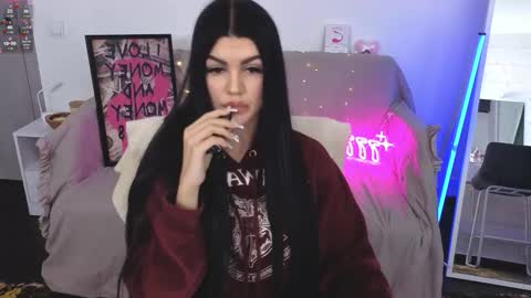 Monika online show from 10/08/25, 08:23