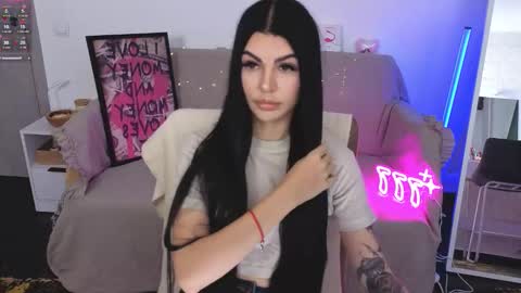 Monika online show from 10/11/25, 08:46