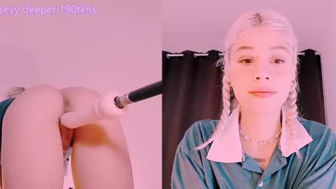 luckysapphire777 online show from 01/03/25, 11:46