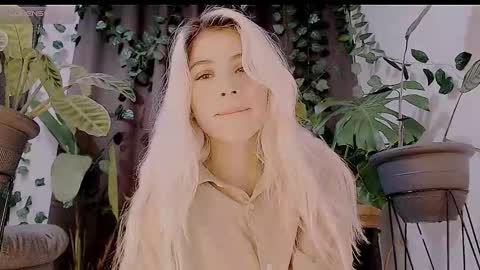 luckysapphire777 online show from 10/26/25, 12:22