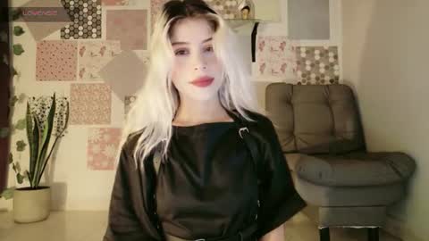 luckysapphire777 online show from 06/12/26, 12:04