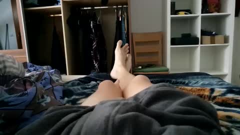 Snapshot of luckyshot91 chatting on 11/17/25, 12:11 luckyshot91 online show from 11/17/25, 12:11