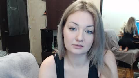 Snapshot of luckyshotgirl chatting on 12/30/24, 08:43 LuckyShot online show from 12/30/24, 08:43