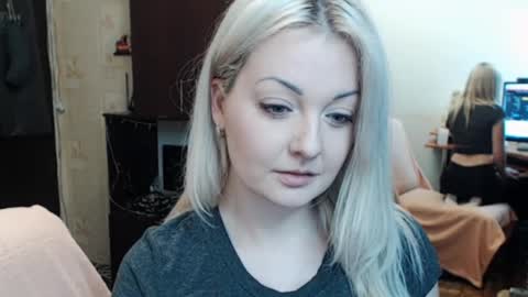 Snapshot of luckyshotgirl chatting on 02/20/26, 05:46 LuckyShot online show from 02/20/26, 05:46