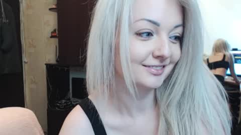 Snapshot of luckyshotgirl chatting on 02/24/26, 03:54 LuckyShot online show from 02/24/26, 03:54