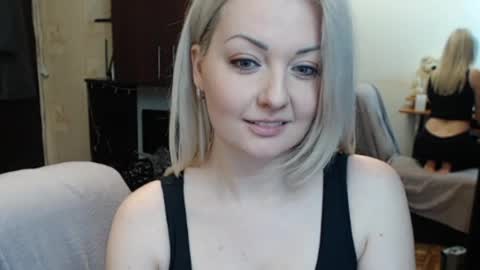 Snapshot of luckyshotgirl chatting on 04/10/26, 02:00 LuckyShot online show from 04/10/26, 02:00