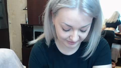Snapshot of luckyshotgirl chatting on 04/28/26, 12:43 LuckyShot online show from 04/28/26, 12:43