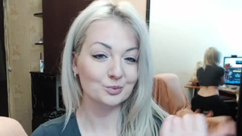 Snapshot of luckyshotgirl chatting on 05/16/26, 06:17 LuckyShot online show from 05/16/26, 06:17