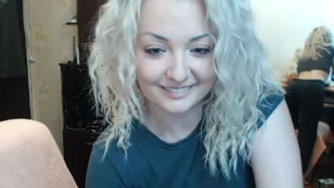 Snapshot of luckyshotgirl chatting on 05/23/26, 02:10 LuckyShot online show from 05/23/26, 02:10