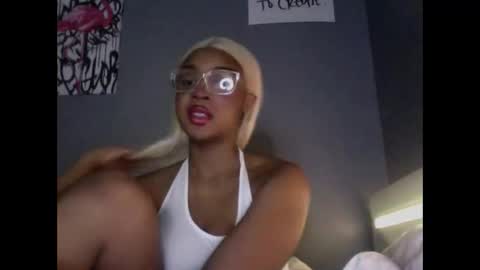 Snapshot of luckytonightx chatting on 02/01/26, 04:44 luckytonightx online show from 02/01/26, 04:44