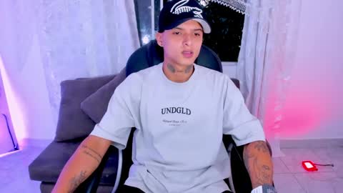 Snapshot of luckyy_boy_ chatting on 04/02/26, 11:02 Lucky online show from 04/02/26, 11:02