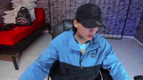 Snapshot of luckyy_boy_ chatting on 04/17/26, 12:13 Lucky online show from 04/17/26, 12:13