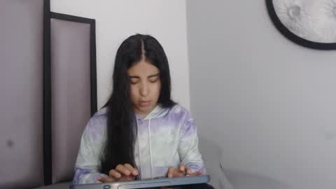   online show from 11/26/25, 04:24