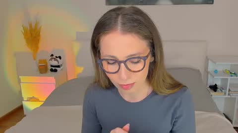 Snapshot of lucy__ray chatting on 12/10/24, 08:38 lucy__ray online show from 12/10/24, 08:38