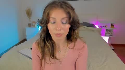 Snapshot of lucy__ray chatting on 02/12/25, 04:33 lucy__ray online show from 02/12/25, 04:33