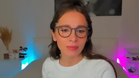 Snapshot of lucy__ray chatting on 02/23/25, 10:20 lucy__ray online show from 02/23/25, 10:20