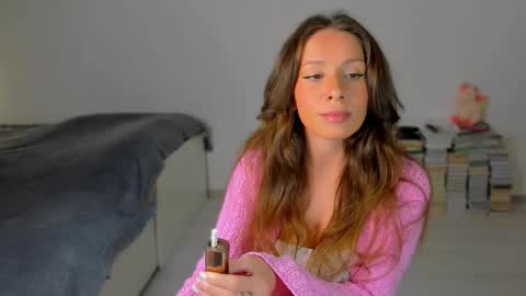 Snapshot of lucy__ray chatting on 09/30/25, 01:54 lucy__ray online show from 09/30/25, 01:54