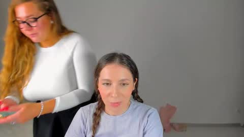 lucy__ray online show from 12/16/25, 05:51