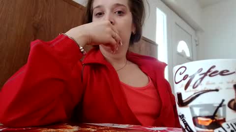 Snapshot of lucy_angel5 chatting on 01/18/25, 10:17 Lucy online show from 01/18/25, 10:17