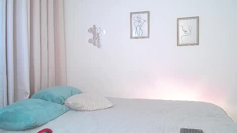 Snapshot of lucy_be chatting on 03/21/26, 12:26 Lucia online show from 03/21/26, 12:26