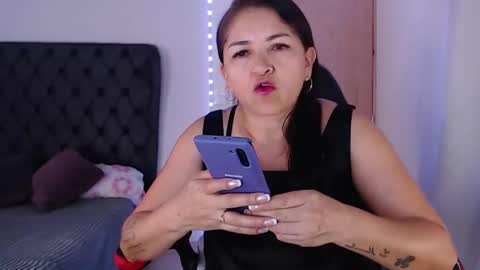 Snapshot of lucy_chanel chatting on 12/09/24, 09:37 lucy online show from 12/09/24, 09:37