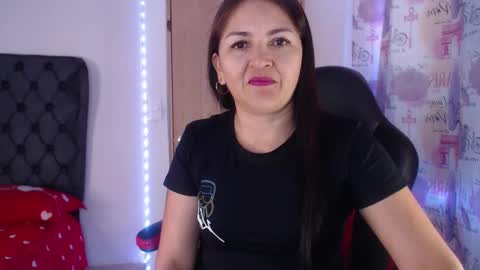 Snapshot of lucy_chanel chatting on 01/19/25, 04:12 lucy online show from 01/19/25, 04:12