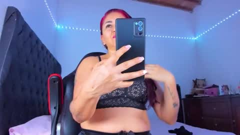 Snapshot of lucy_chanel chatting on 11/01/25, 06:15 lucy online show from 11/01/25, 06:15