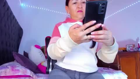 Snapshot of lucy_chanel chatting on 02/22/26, 11:36 lucy online show from 02/22/26, 11:36