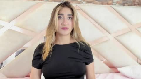 lucy_davies_ online show from 05/15/26, 11:39