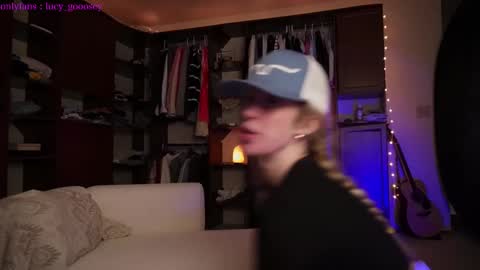 Lucy. online show from 01/28/25, 03:25