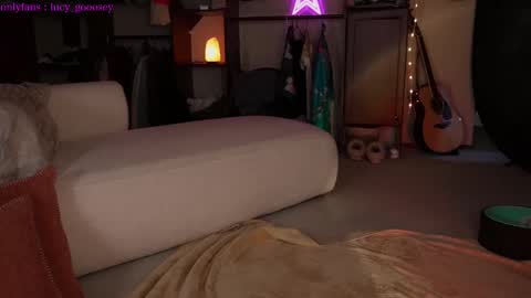 Lucy. online show from 01/31/25, 05:09