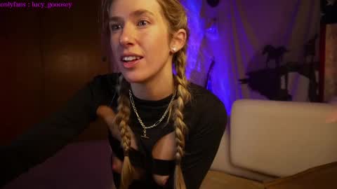 Lucy. online show from 02/06/25, 05:25