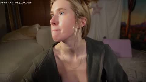 Lucy. online show from 09/29/25, 03:44